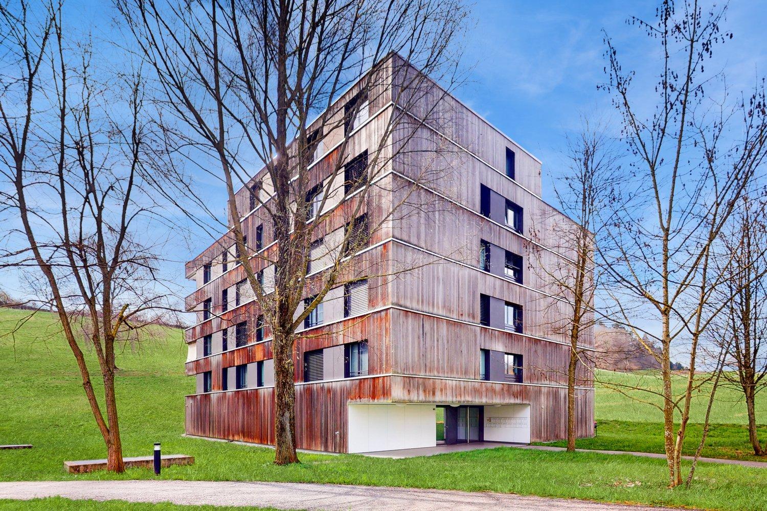 Palazzina in legno nel verde
