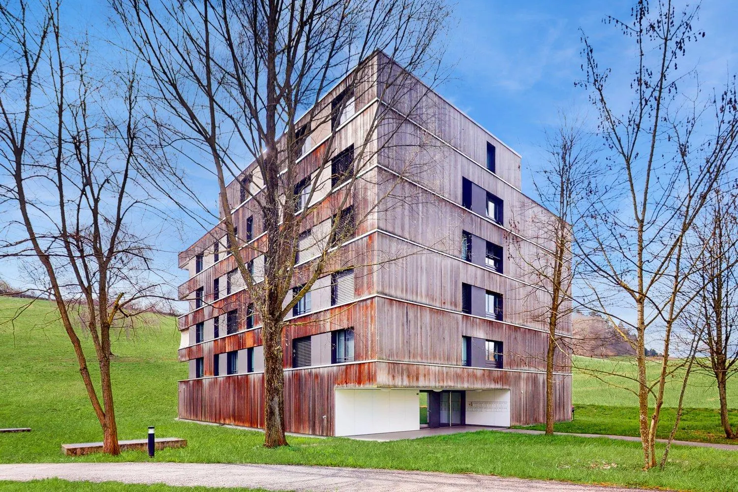 Palazzina in legno nel verde